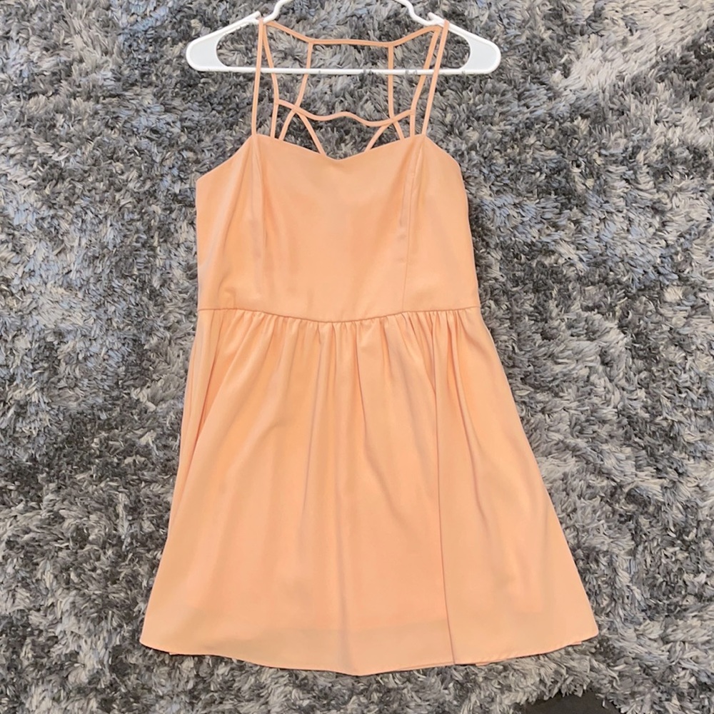 Peach/pink dress